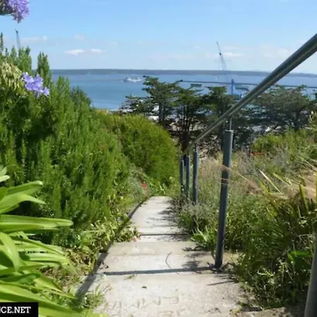 Joli Avec Jardin-terrasse Prive Apartment Brest